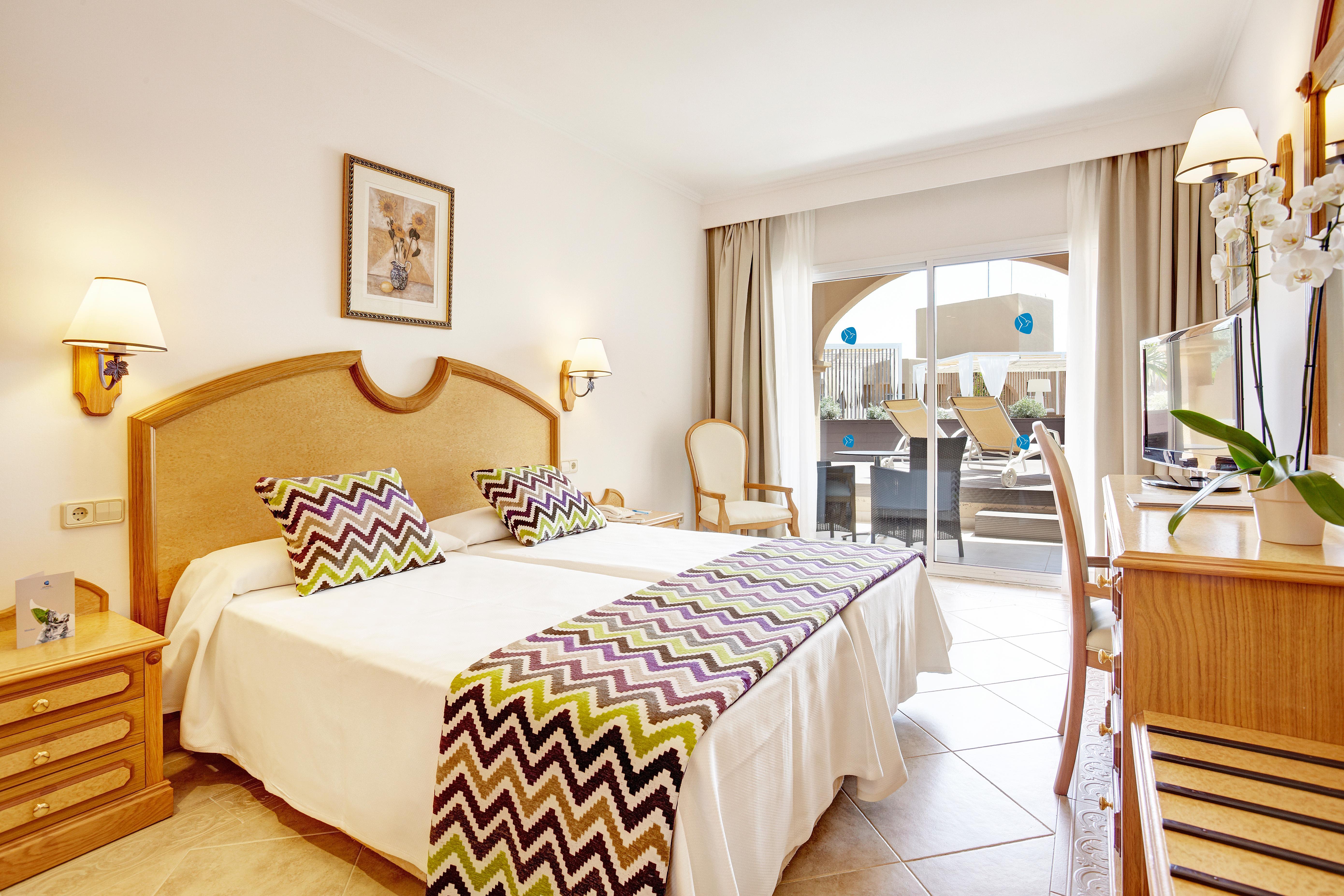 Grupotel Santa Eularia & Spa - Adults Only Santa Eularia des Riu Ngoại thất bức ảnh