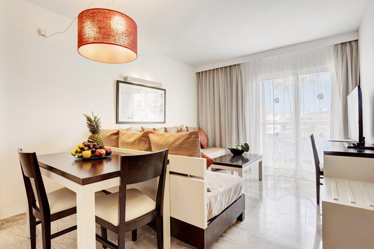 Grupotel Santa Eularia & Spa - Adults Only Santa Eularia des Riu Ngoại thất bức ảnh