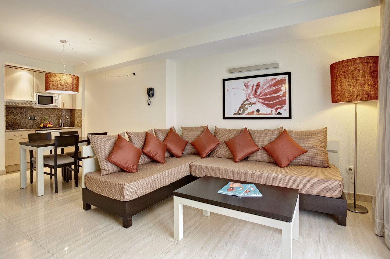 Grupotel Santa Eularia & Spa - Adults Only Santa Eularia des Riu Ngoại thất bức ảnh