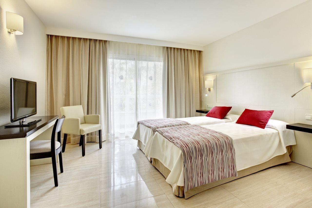 Grupotel Santa Eularia & Spa - Adults Only Santa Eularia des Riu Ngoại thất bức ảnh