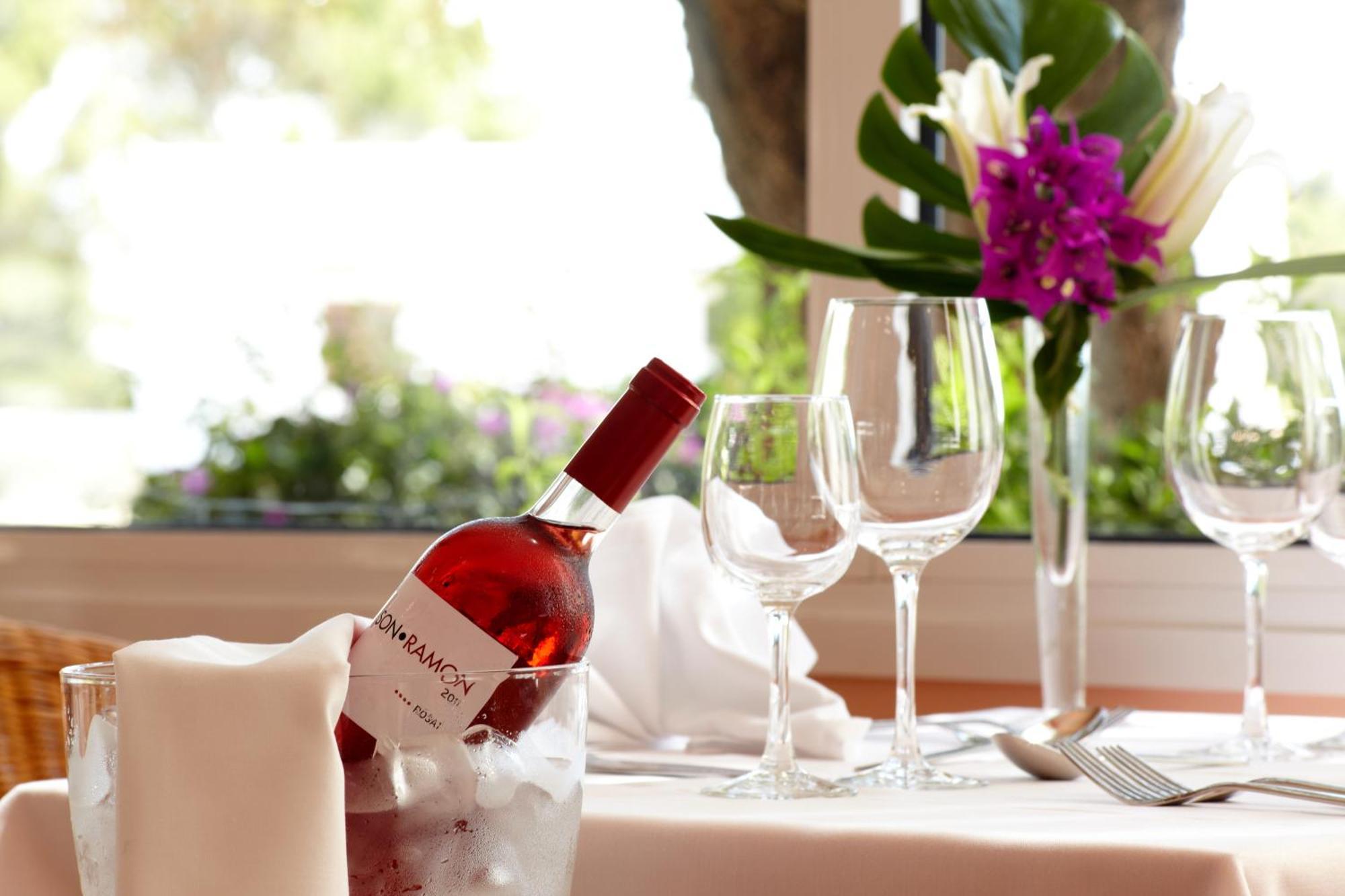 Grupotel Santa Eularia & Spa - Adults Only Santa Eularia des Riu Ngoại thất bức ảnh