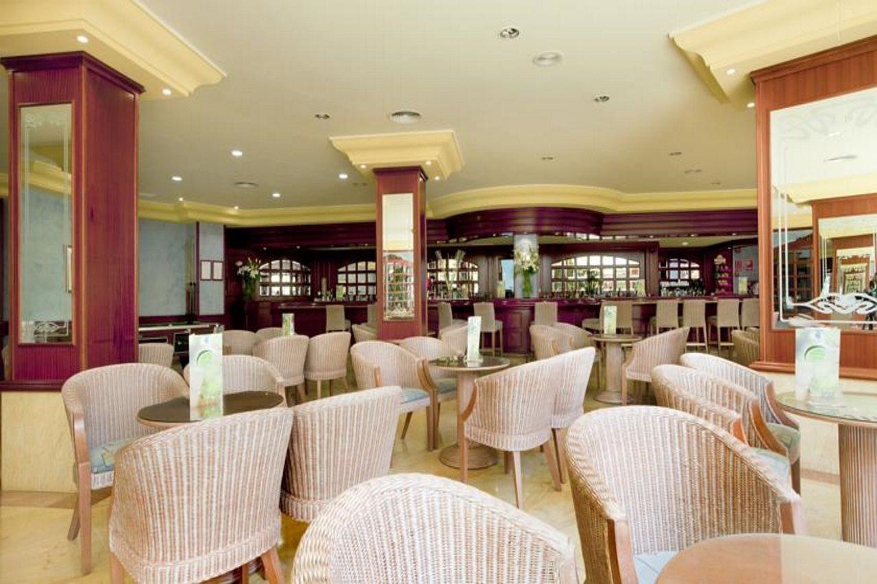 Grupotel Santa Eularia & Spa - Adults Only Santa Eularia des Riu Ngoại thất bức ảnh